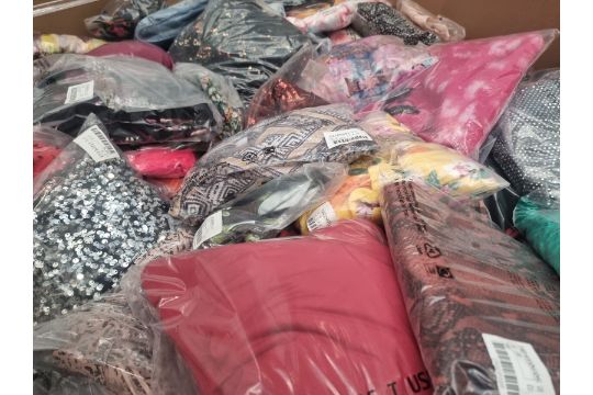 Joblot of 100 Brand New  Mixed Clothing Items – Mystery Box – Mixed Brands