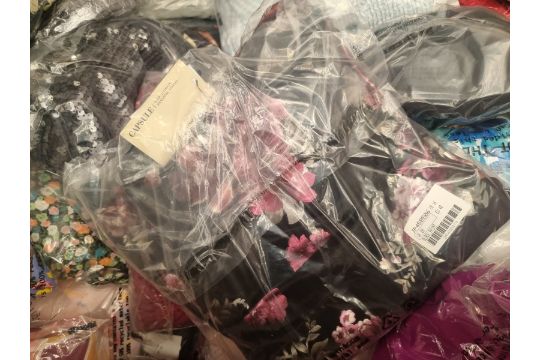 Joblot of 100 Brand New  Mixed Clothing Items – Mystery Box – Mixed Brands